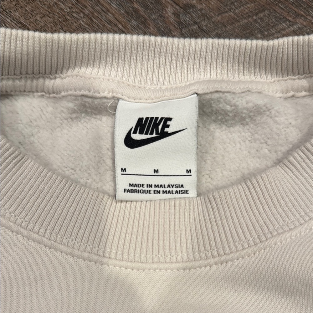 Nike Women's Cream Cropped Crewneck Sweatshirt - Picture 2 of 3